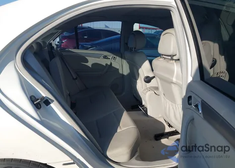 2006 Mercedes-Benz C 230 Sport из США, поврежденный, VIN WDBRF52H36A902424